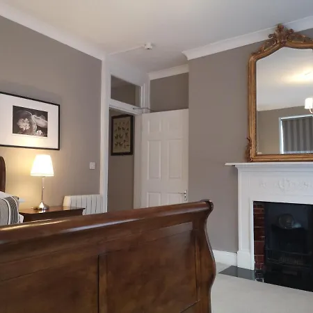 Han/Misafirhane Shaw